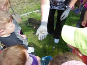 Vykopali jsme hřbitov odpadků